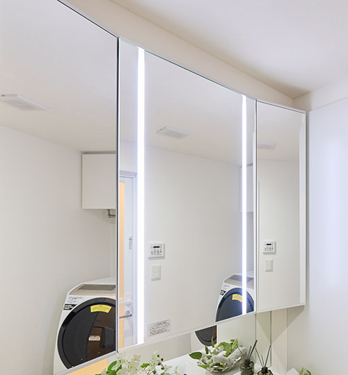 プリンセスミラー仕様の3面鏡