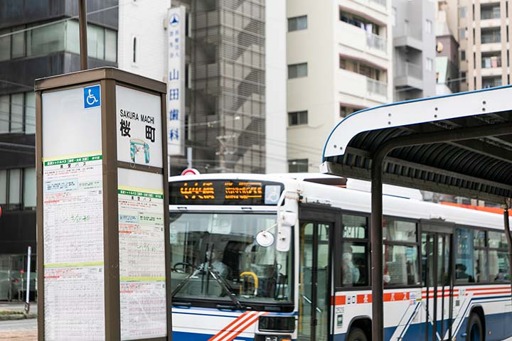「桜町」バス停
